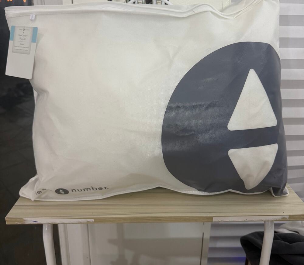 Sleep Number Plush Comfort Curved Pillow NEW With Protective Bag White Gray